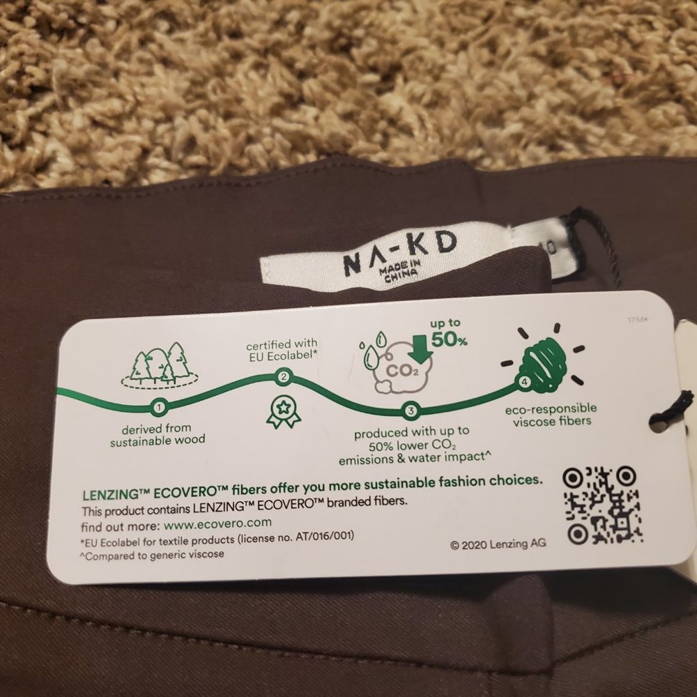 NA-KD brand. Slim-fit super stretch slit pants. - Picture 4 of 6